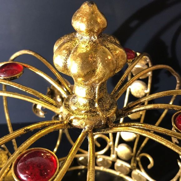 Large Home Decor Gold Crown - Picture 9 of 16